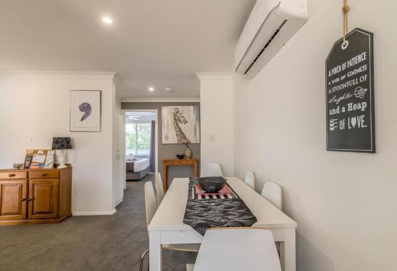 Cole House Apartments