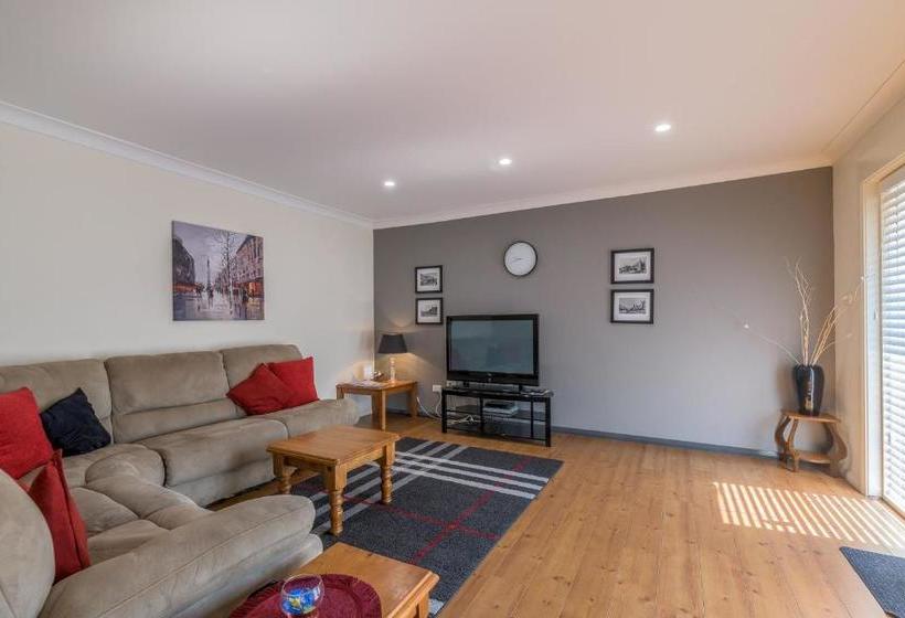 Cole House Apartments