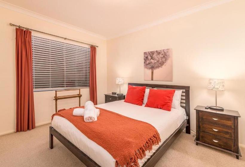 Cole House Apartments