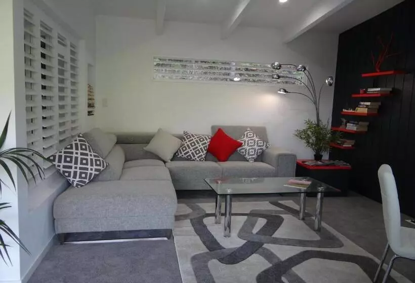 Eumundi Yacht Club B&b