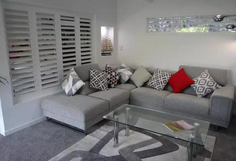 Eumundi Yacht Club B&b