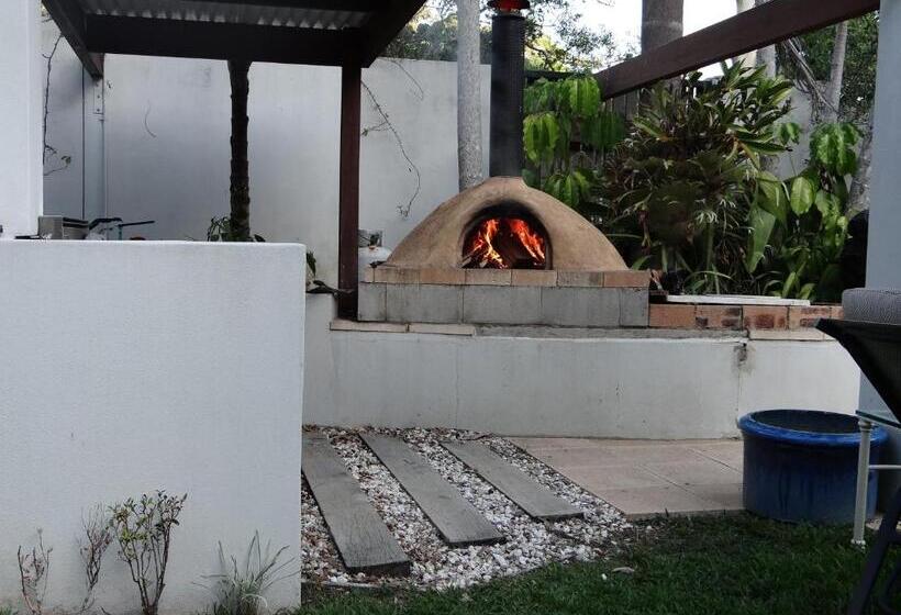 Eumundi Yacht Club B&b