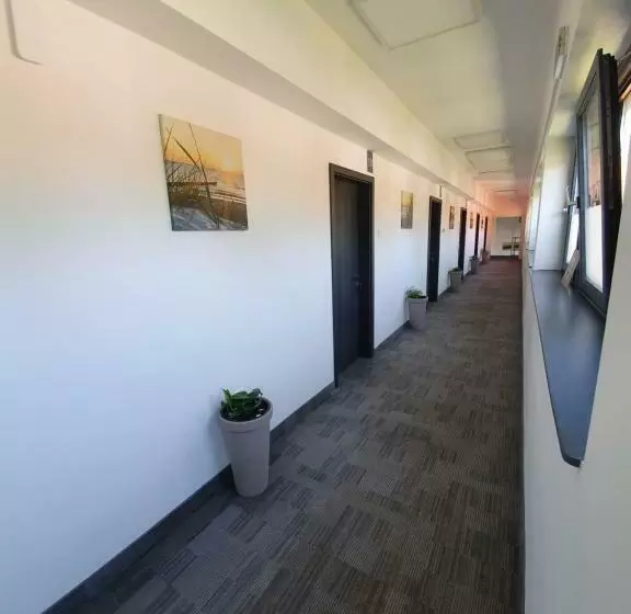 No Stress Panzió Pizzéria Sporttábor