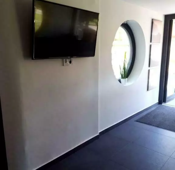 No Stress Panzió Pizzéria Sporttábor