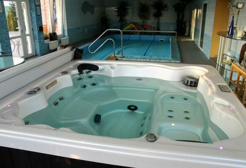 ペンション Penzión Hellene