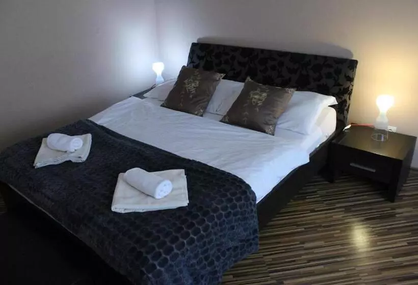 Majatalo Penzión Hellene