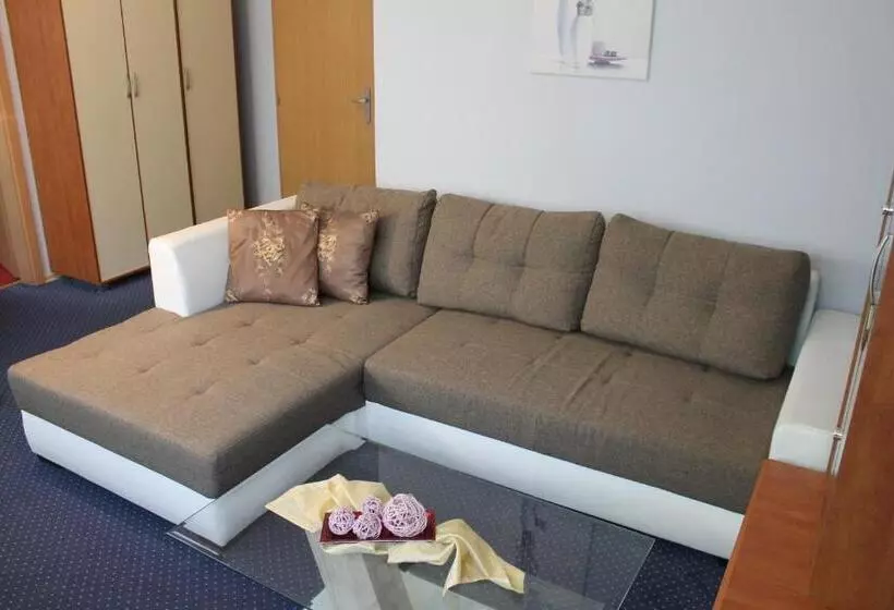 Majatalo Penzión Hellene