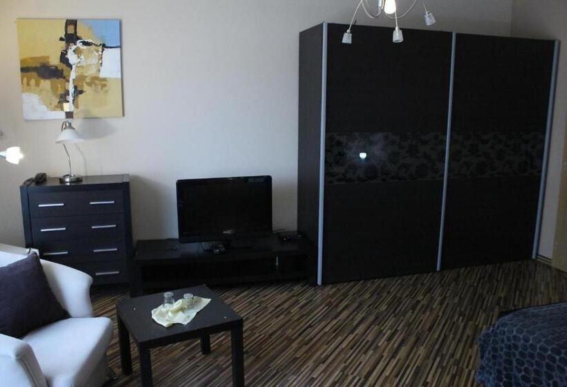 ペンション Penzión Hellene