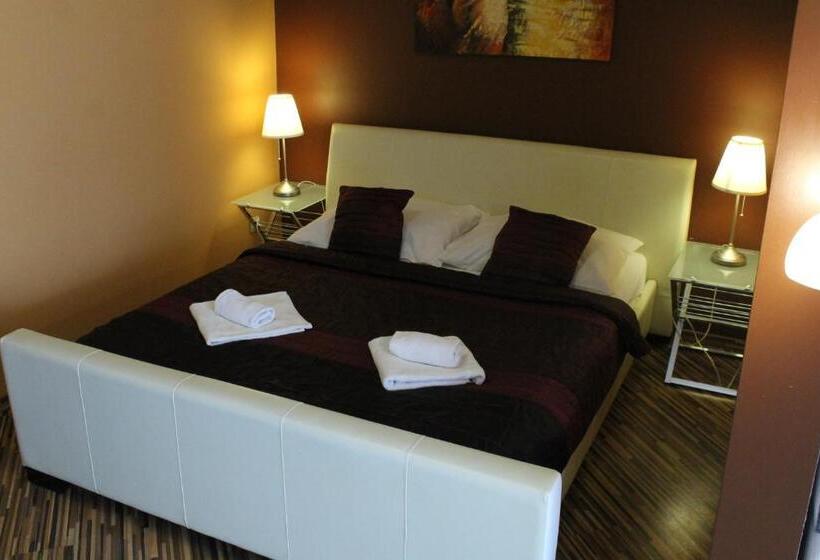 ペンション Penzión Hellene