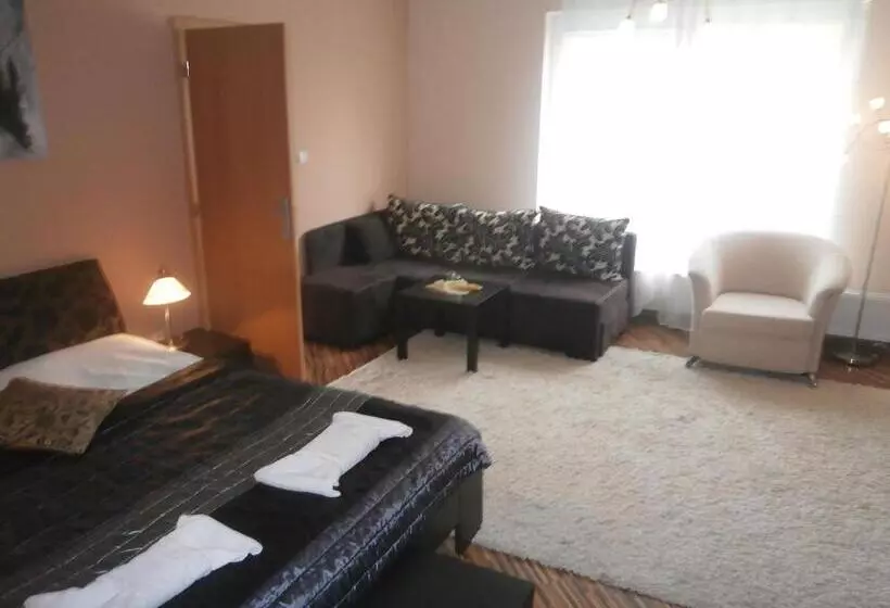 Majatalo Penzión Hellene