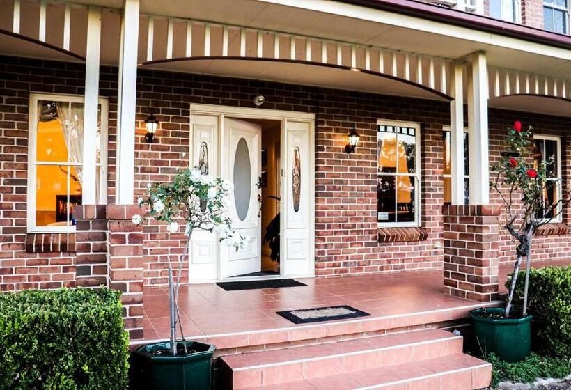 Plumes Boutique Bed & Breakfast