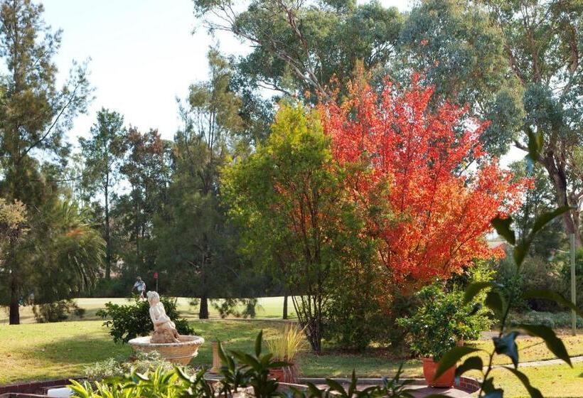 Plumes Boutique Bed & Breakfast