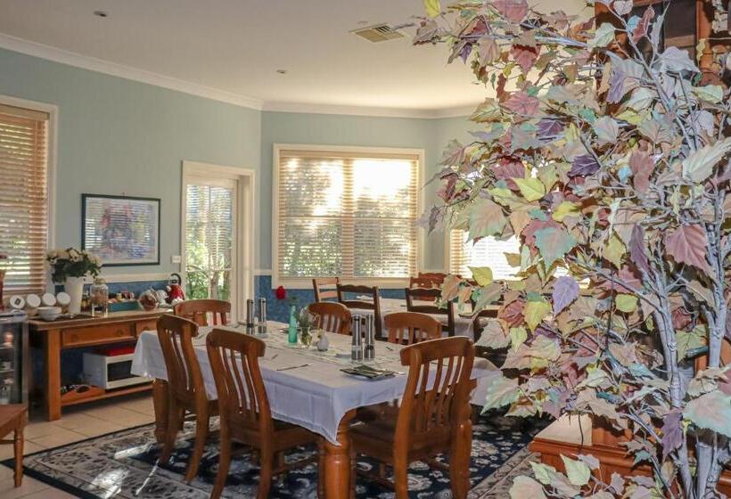 Plumes Boutique Bed & Breakfast