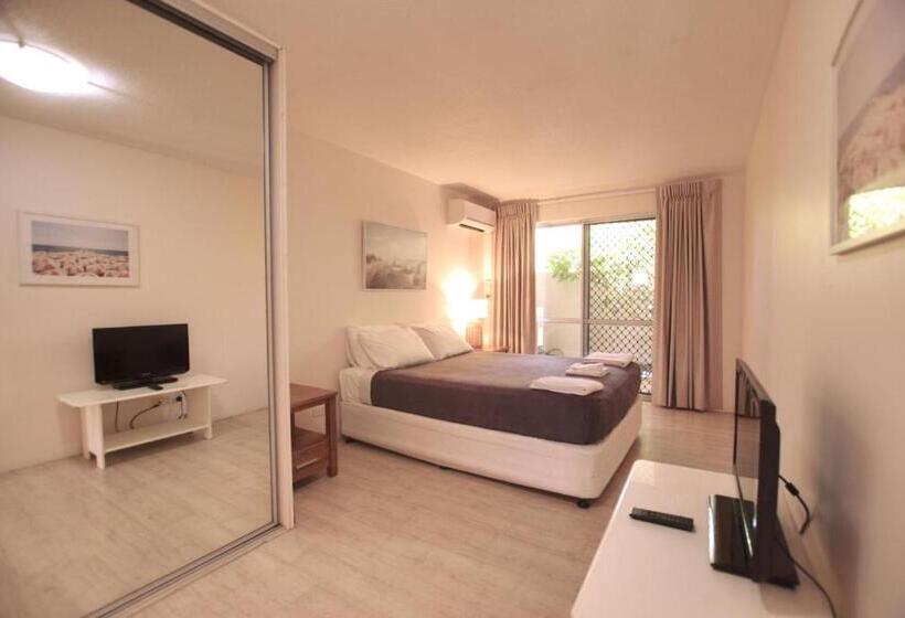 Raintrees Moffat Beach