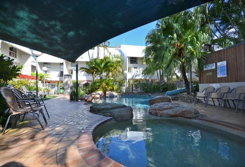 Raintrees Moffat Beach