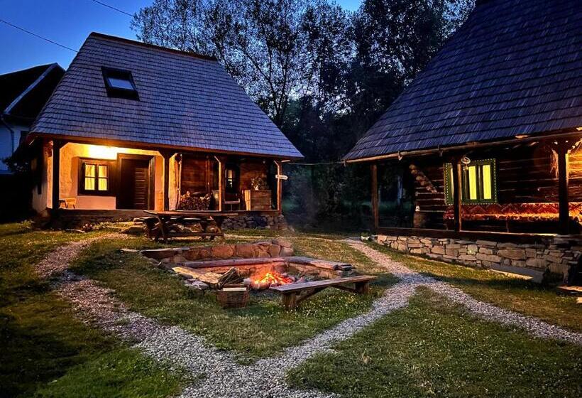 리조트 The Village Pension