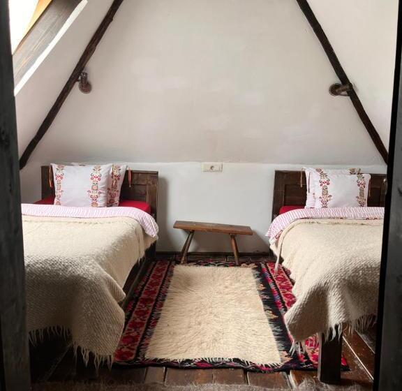 리조트 The Village Pension