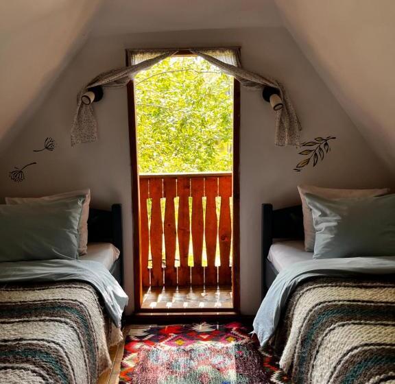 리조트 The Village Pension