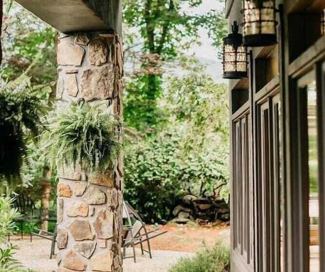 הוסטל Sylvan Valley Lodge & Cellars