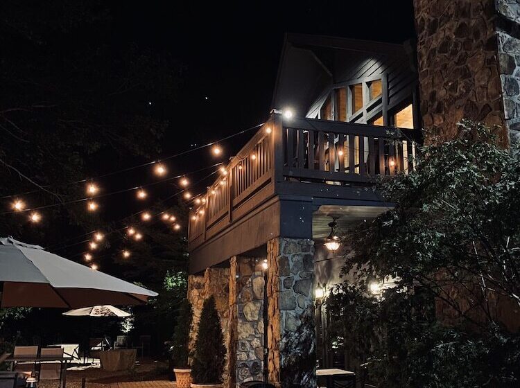 הוסטל Sylvan Valley Lodge & Cellars