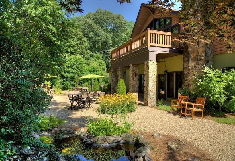 הוסטל Sylvan Valley Lodge & Cellars