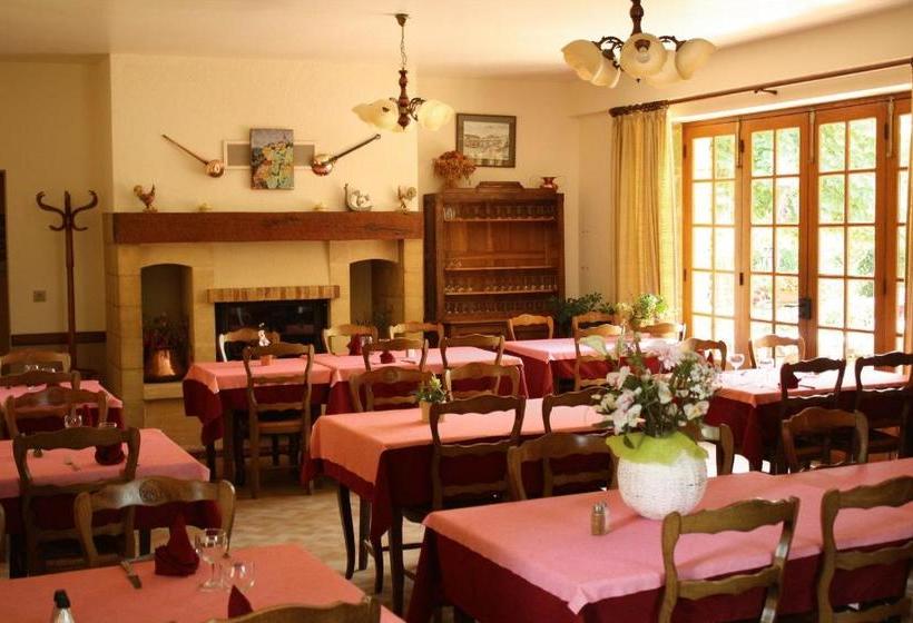 Отель Hôtel Chastrusse