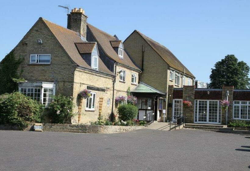 Pike And Eel Hotel And Marina