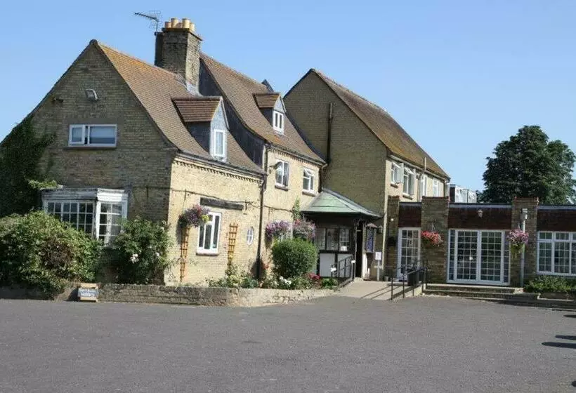 Pike And Eel Hotel And Marina