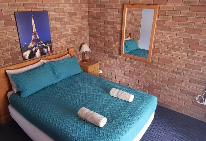 Walkabout Motel