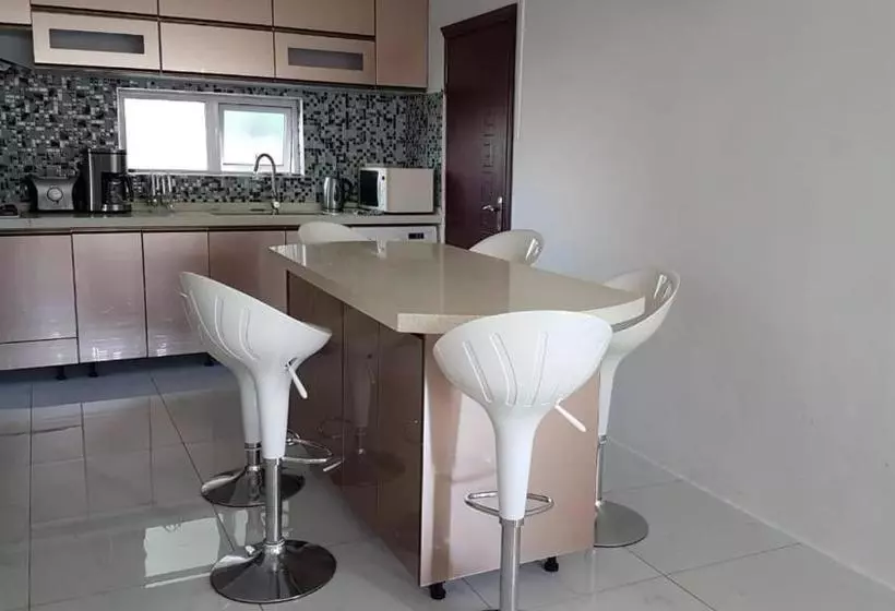 Easy World Beach Apartments