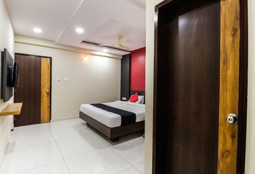 Отель Capital O N R Residency