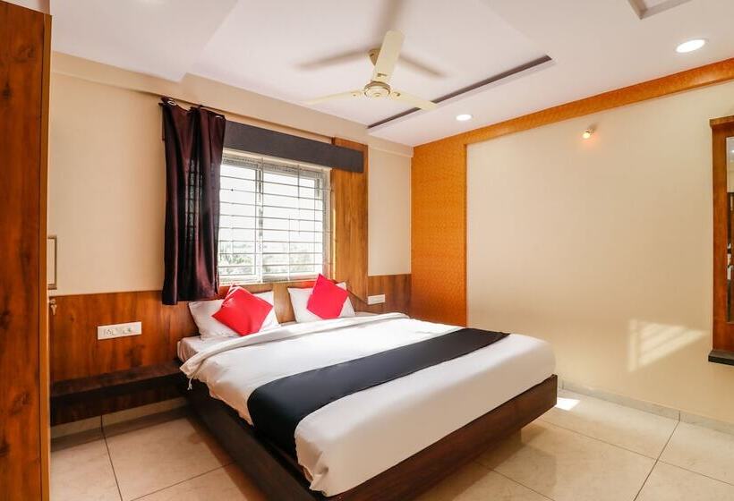 Отель Capital O N R Residency