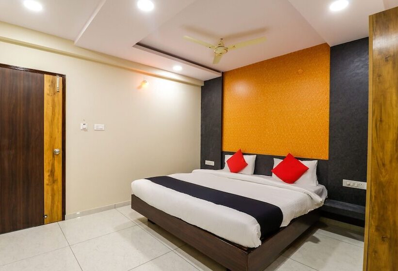 Отель Capital O N R Residency