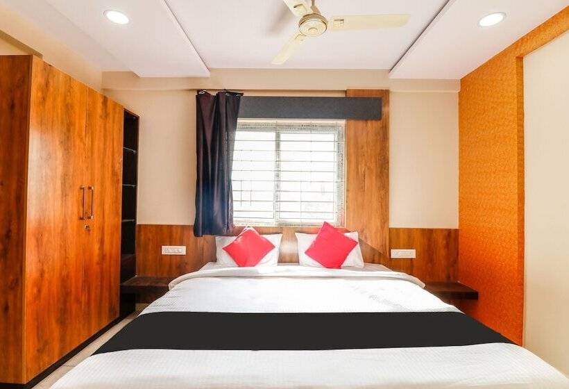 Отель Capital O N R Residency