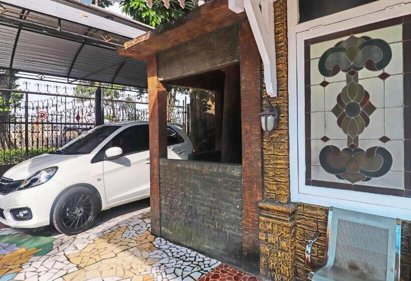 호텔 Oyo Life 2899 Ardilia Kost