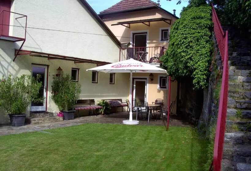 住宿加早餐  Frühstückspension Leopold Janu