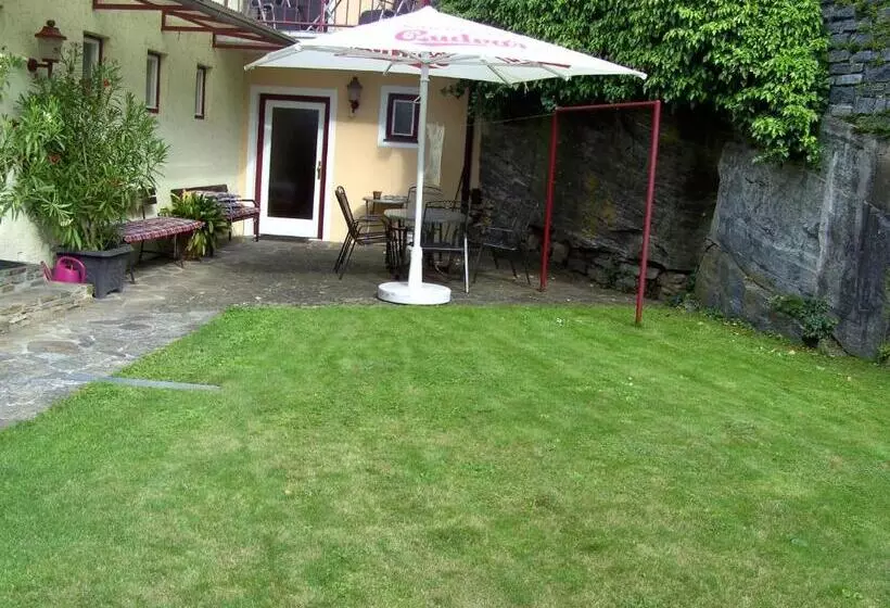 住宿加早餐  Frühstückspension Leopold Janu