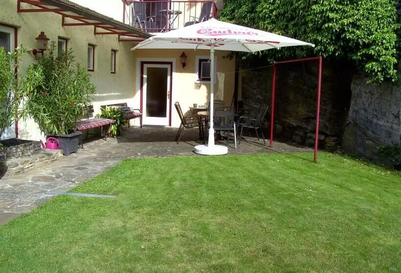 住宿加早餐  Frühstückspension Leopold Janu