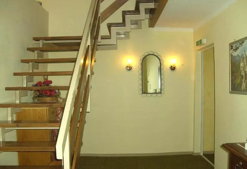 住宿加早餐  Frühstückspension Leopold Janu