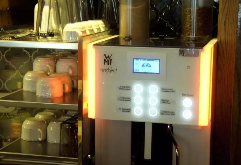 住宿加早餐  Frühstückspension Leopold Janu