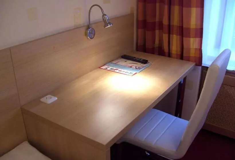 住宿加早餐  Frühstückspension Leopold Janu