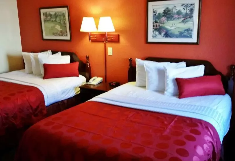 Отель Country Hearth Inn & Suites Augusta