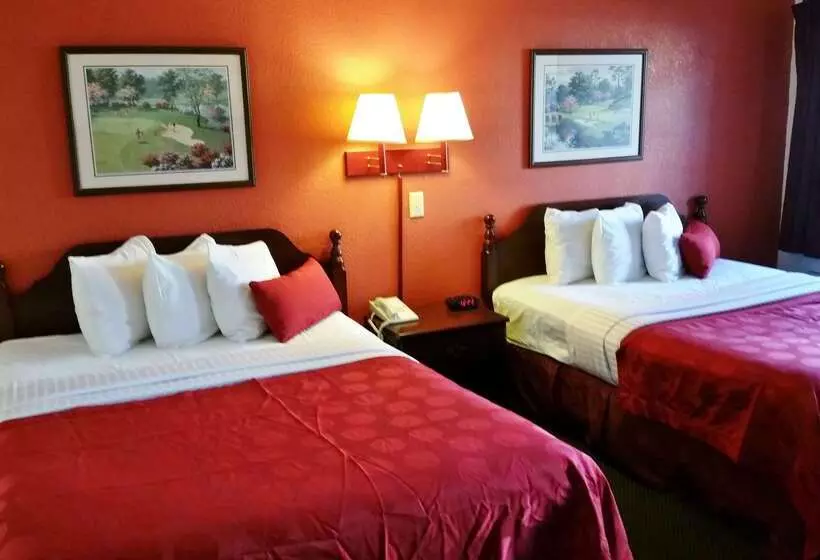 Отель Country Hearth Inn & Suites Augusta
