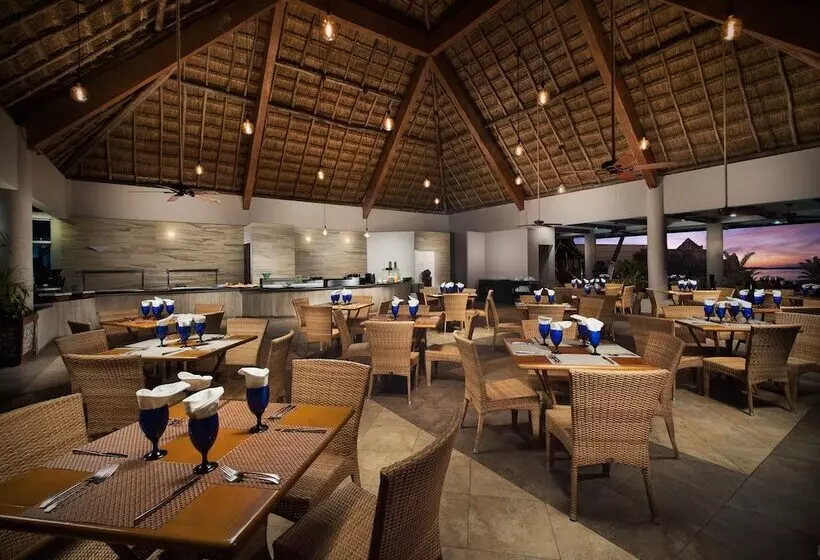 בית מלון כפרי El Cid La Ceiba Beach