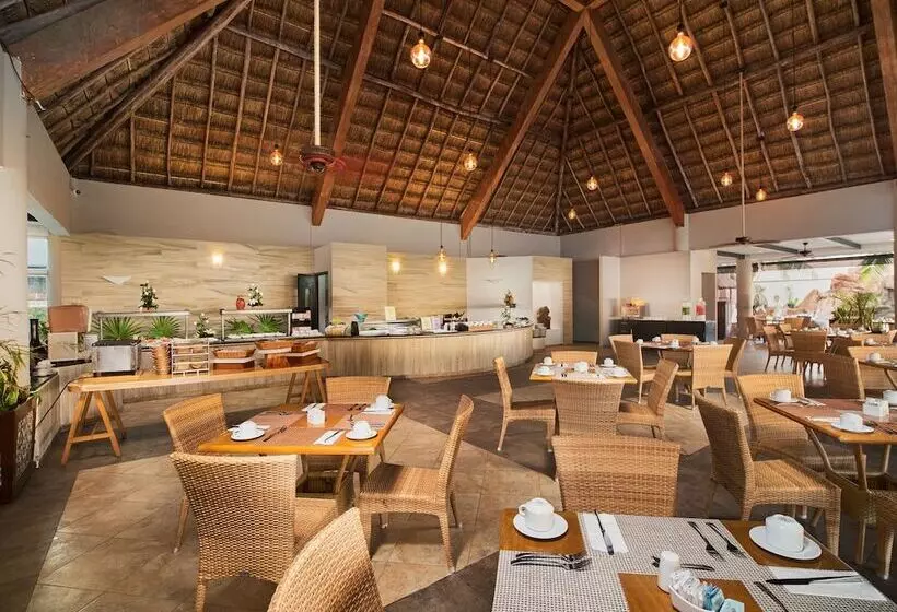 בית מלון כפרי El Cid La Ceiba Beach