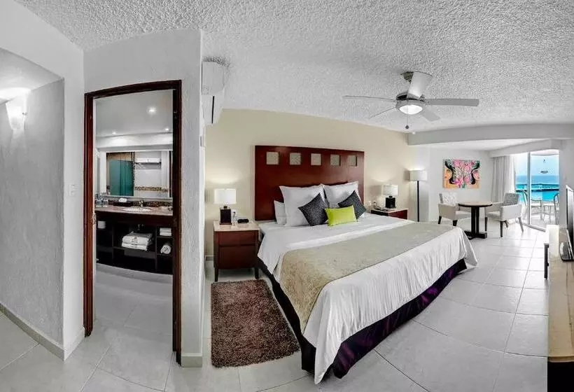 בית מלון כפרי El Cid La Ceiba Beach