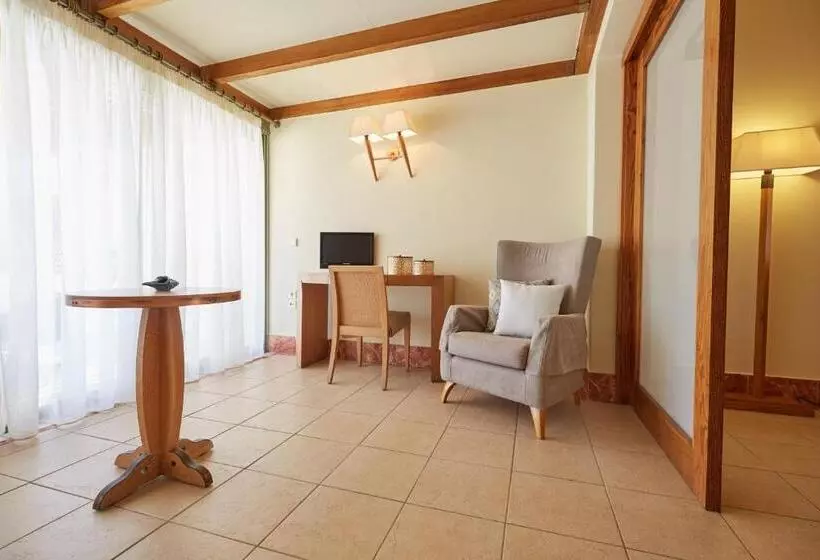 Отель Giannoulis Santa Marina Plaza