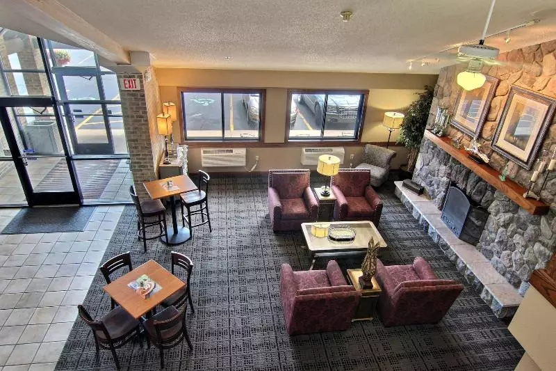 Blossom Hotel & Suites Traverse City
