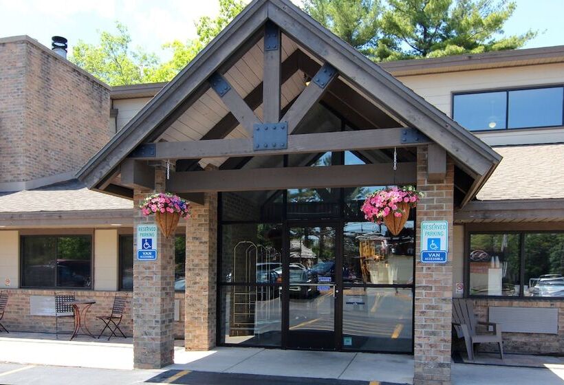 Blossom Hotel & Suites Traverse City