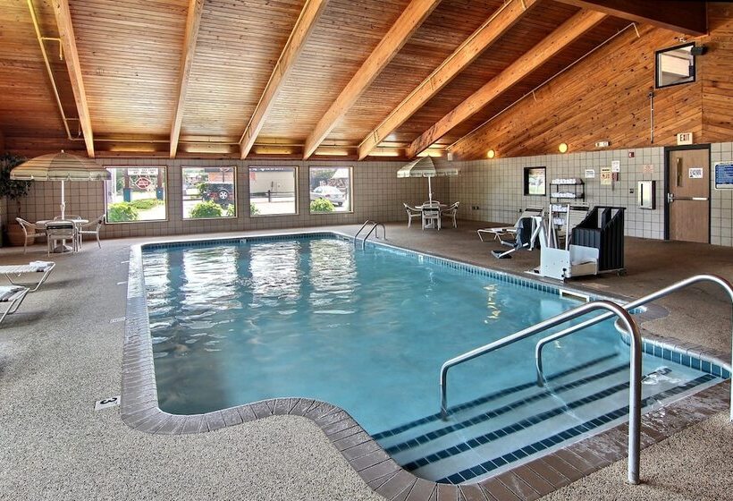 Blossom Hotel & Suites Traverse City